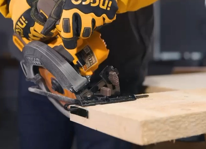 INGCO circular saw showing 165mm blade, parallel guide and 45 degree bevel adjustment