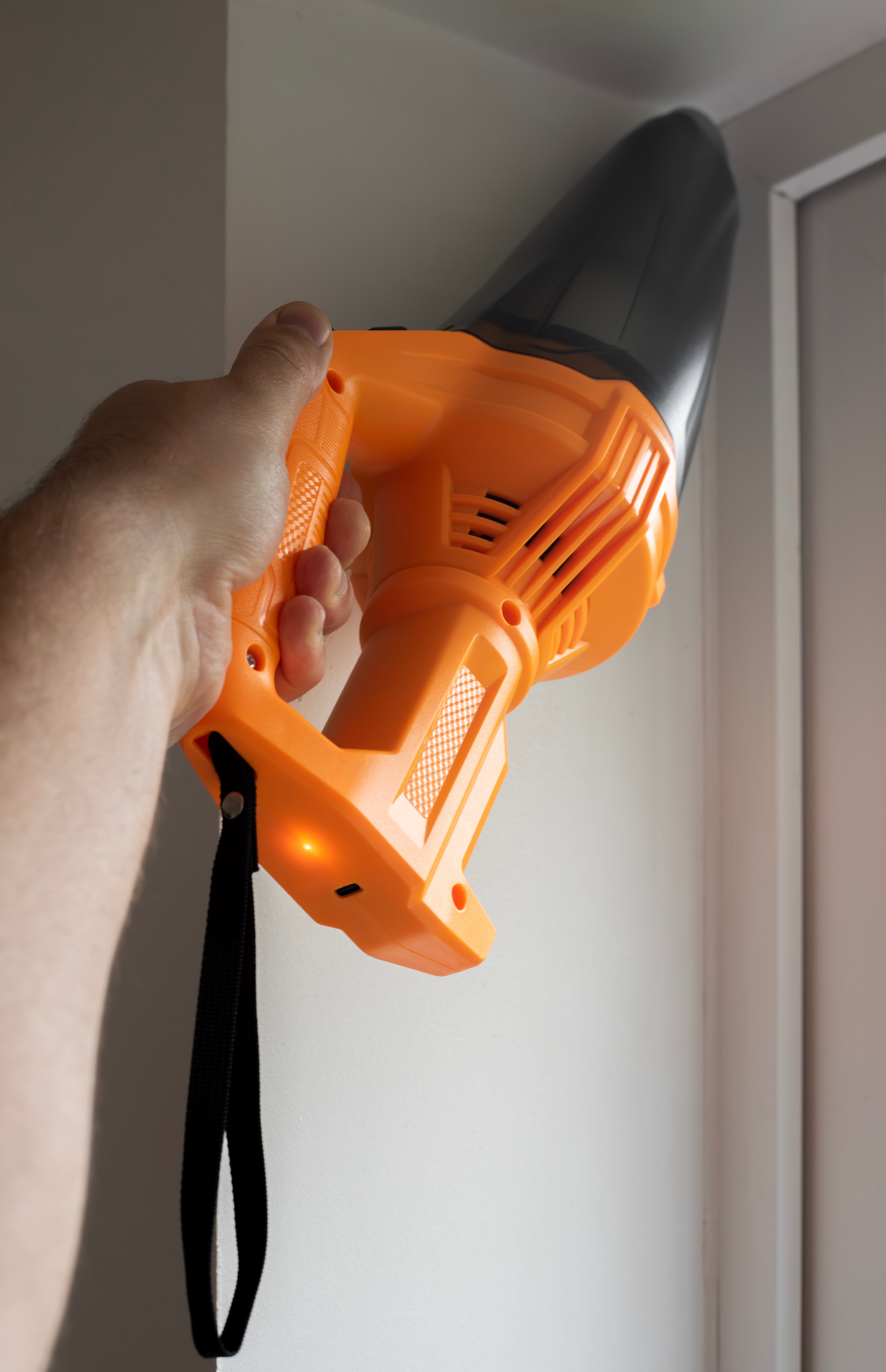 INGCO Cordless Handheld Vacuum Cleaner 12V Li-ion, 0.5 L Dust Capacity, USB-C Charger