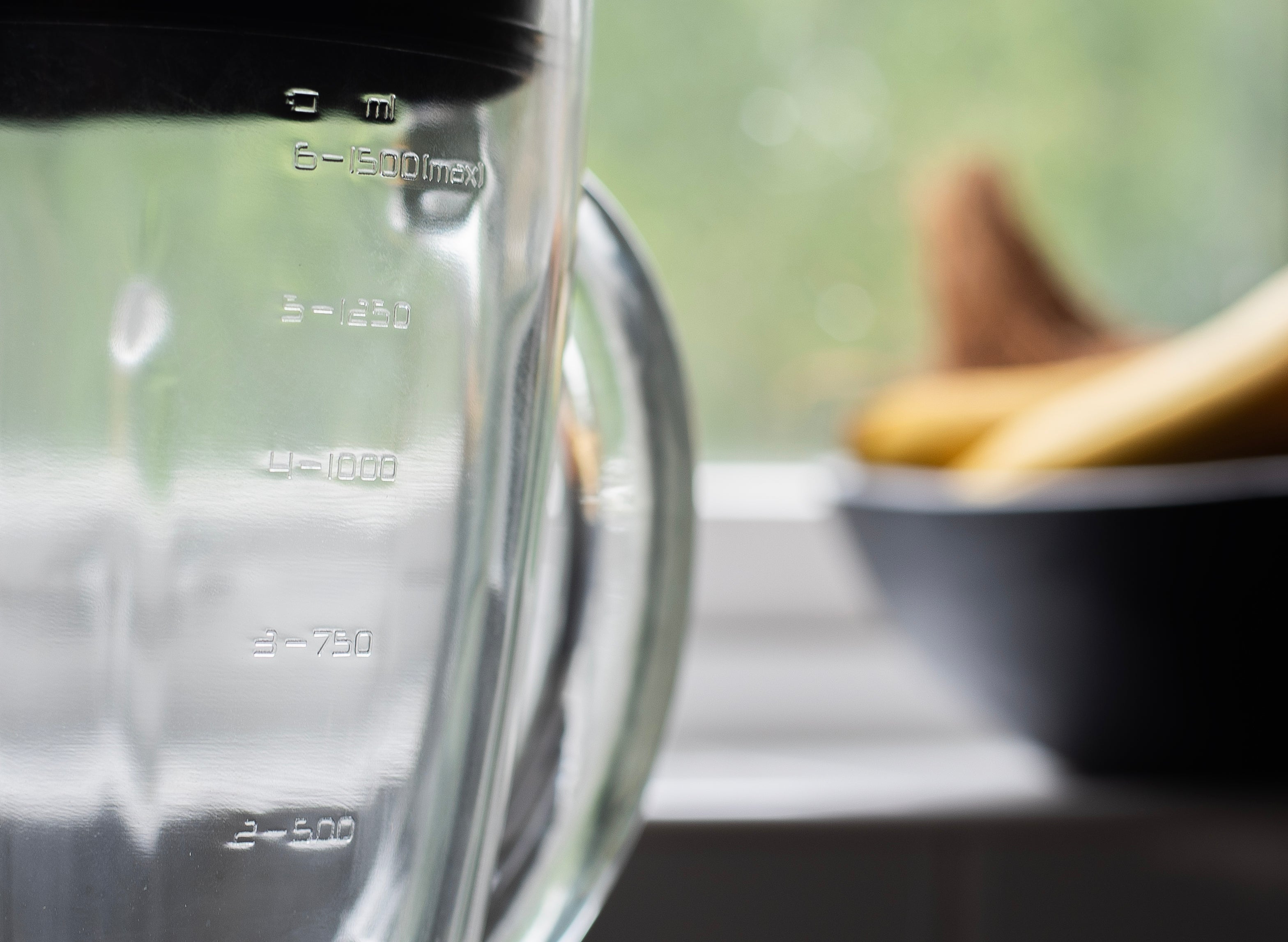 INGCO Cordless Stand Blender 1.5L Glass Jug, 300W, 2 Speed and Pulse. Battery and Charger sold separately.