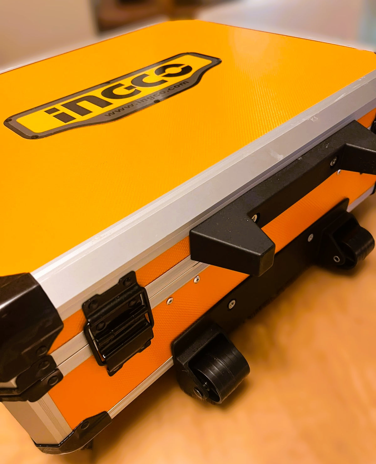 INGCO Hand Tools Set 147-Piece in Metal Case Professional